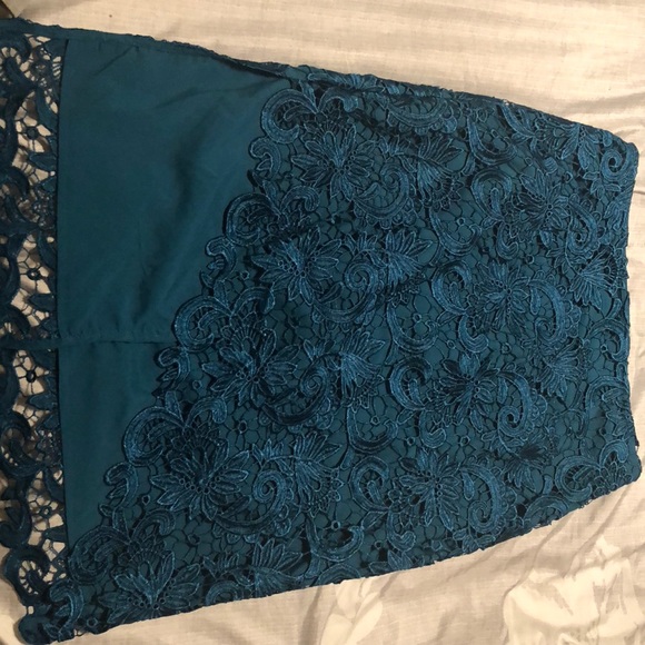 Lace pencil skirt with top - Picture 4 of 6